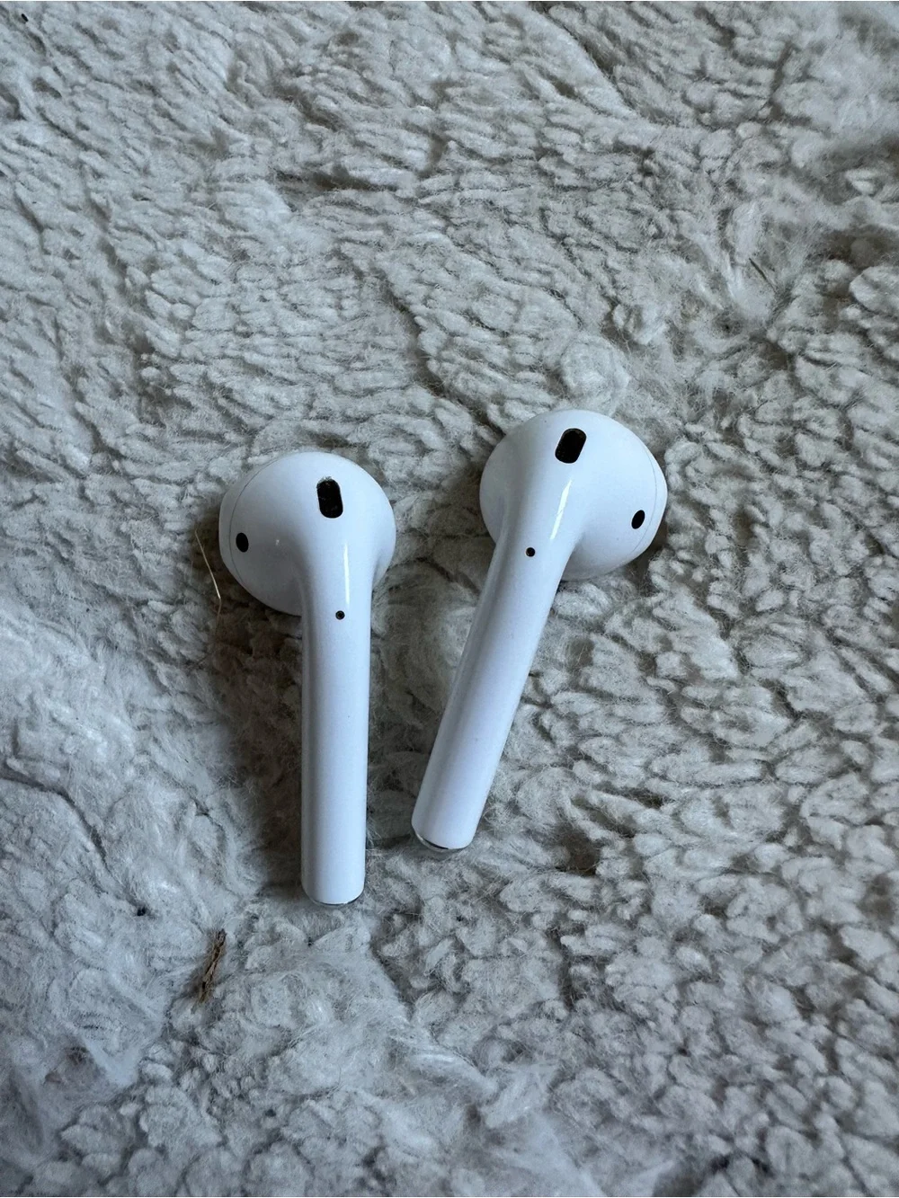 Apple | AirPods 2 Both Airpods and Case